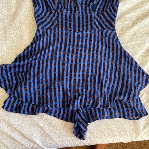 NWT Urban Outfitters Romper - Picture 3 of 7